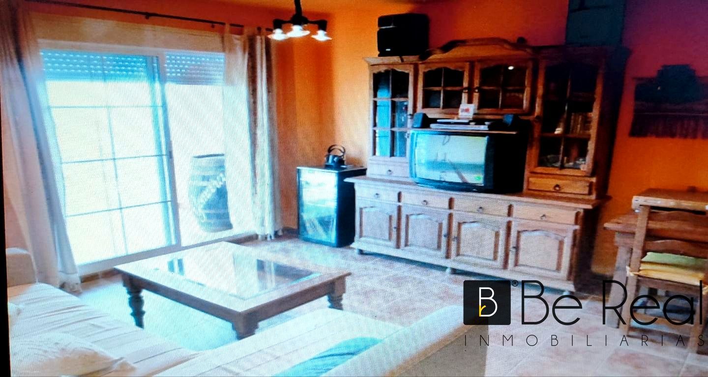 Sala de estar de Piso en venta en Fuengirola con Terraza, Amueblado y Piscina comunitaria