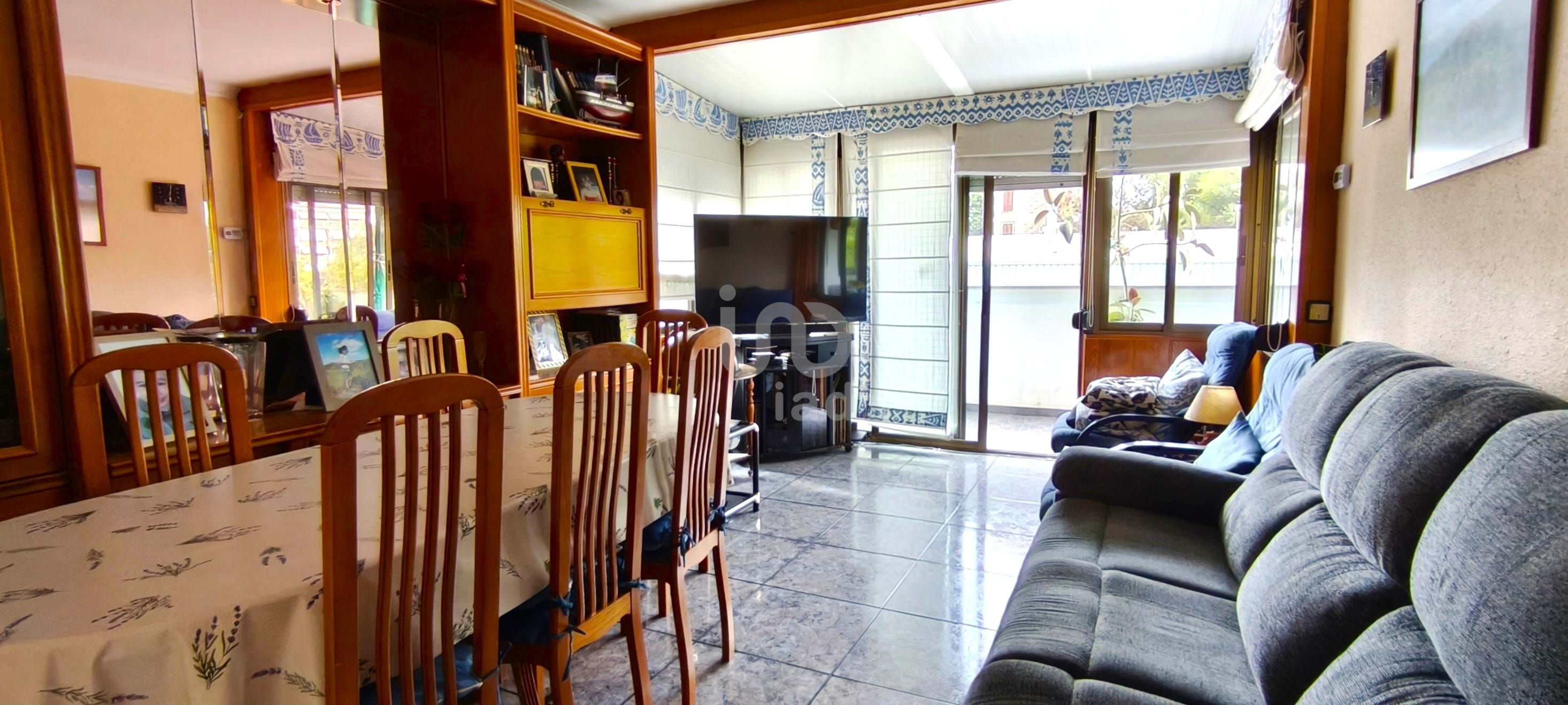 Living room of Flat for sale in Vilanova i la Geltrú