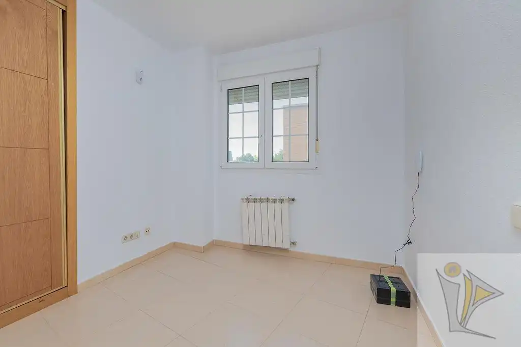 Bedroom of Flat for sale in Madrid