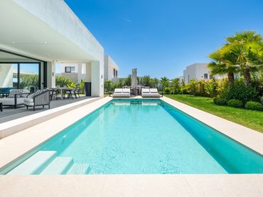 Casa amb piscina en venda a Río Real - Los Monteros