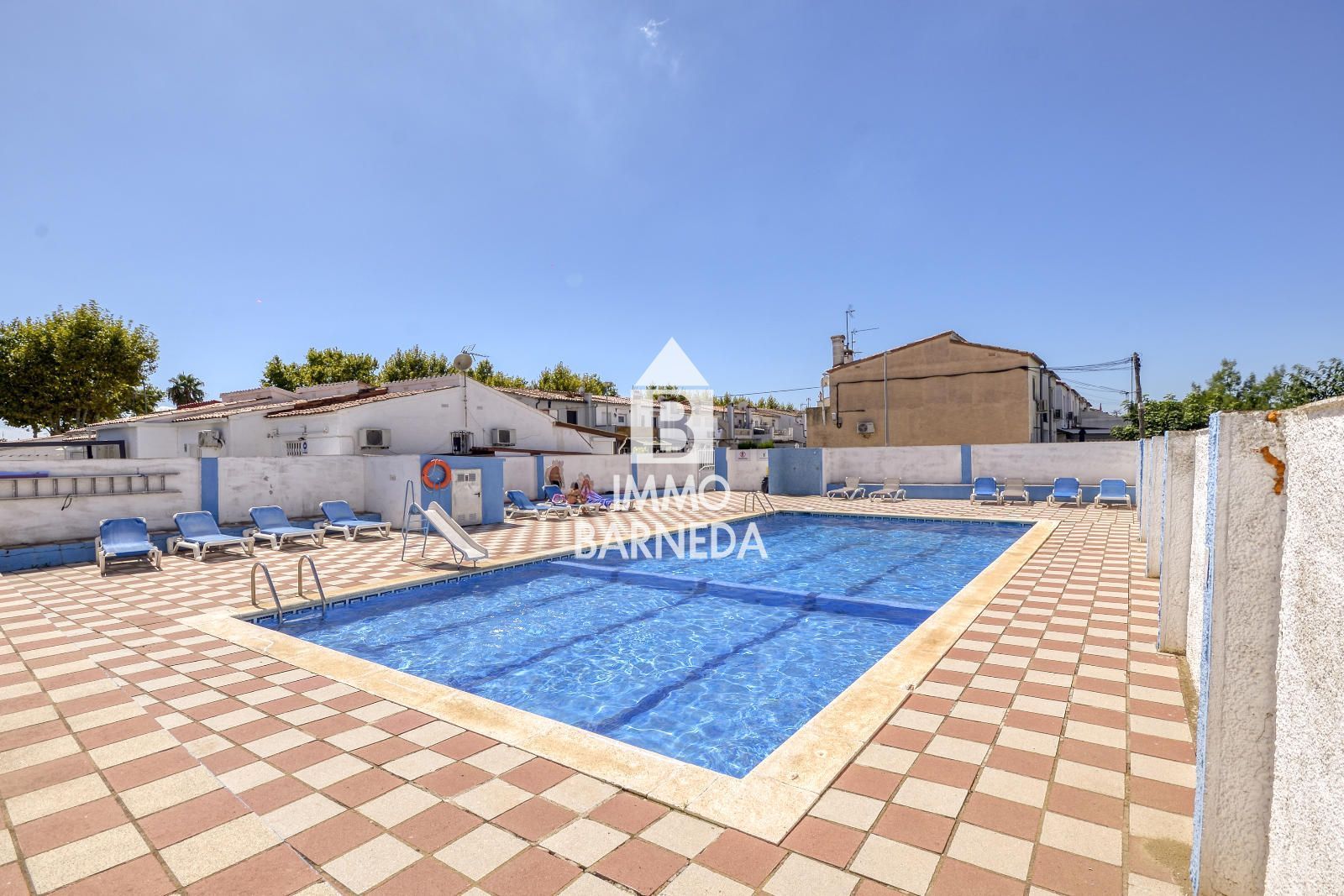 Swimming pool of House or chalet for sale in Empuriabrava  with Air Conditioner, Heating and Private garden