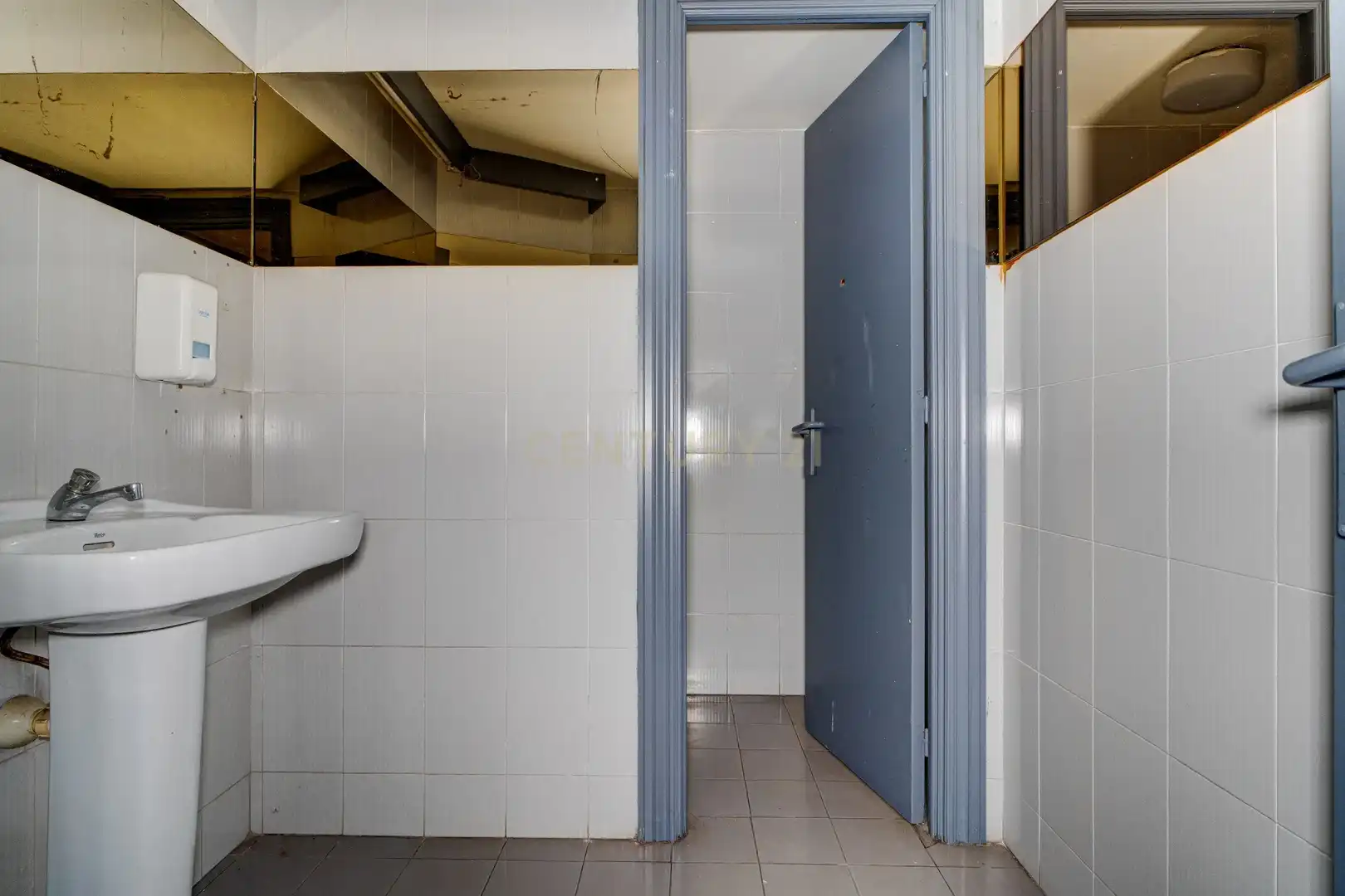 Local en venda a Ondaribi'ko Karika, 33, Irun, Spain, 33, Pinar - Anaka - Belaskoenea
