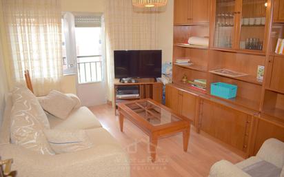 Living room of Flat for sale in Salamanca Capital  with Heating, Terrace and Storage room