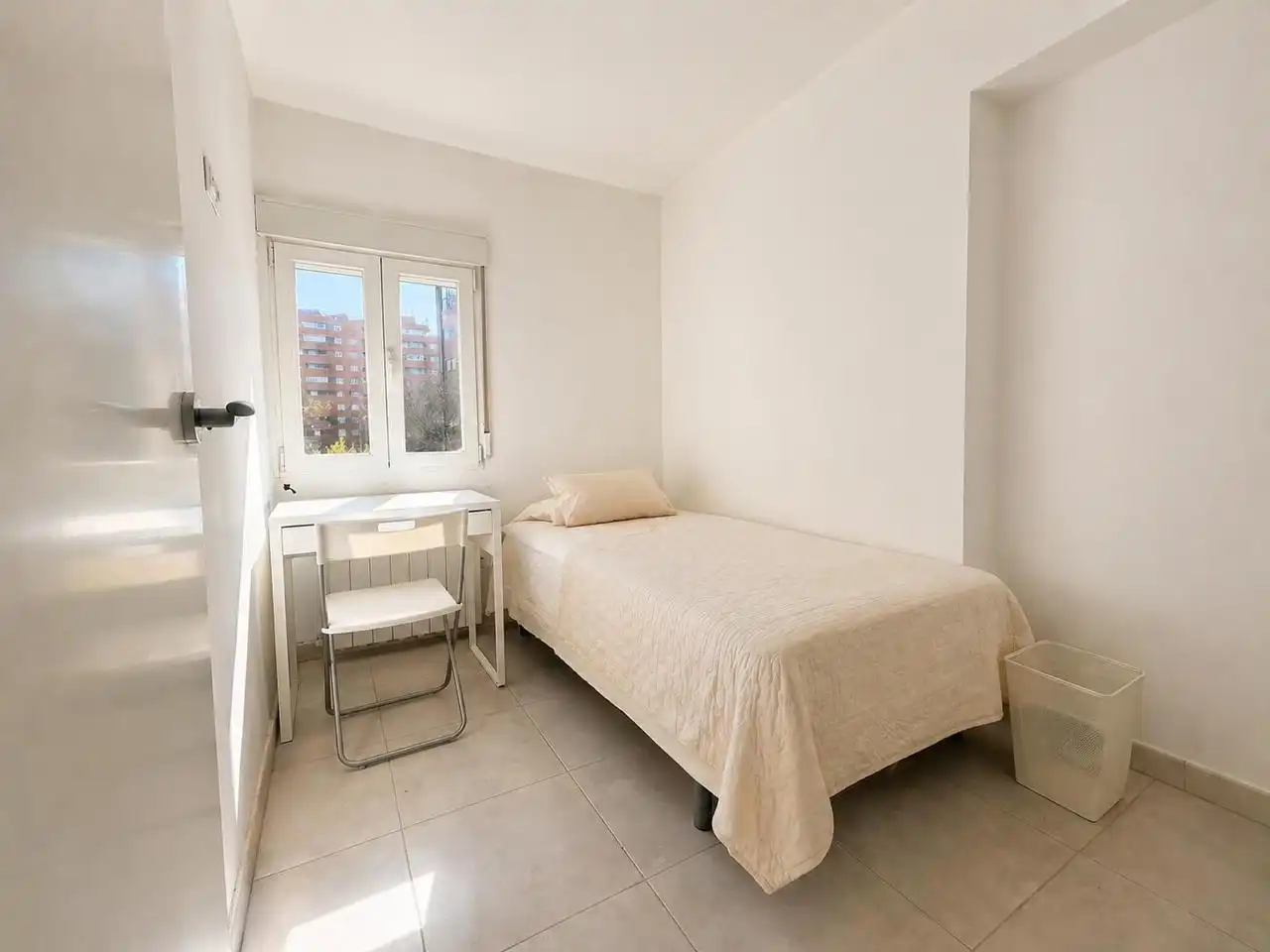 Zimmer in De Ramón Gómez De La Serna, Peñagrande, Fuencarral - El Pardo