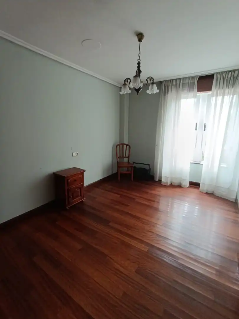 Sala d'estar de Pis en venda en Ferrol amb Calefacció, Parquet i Traster