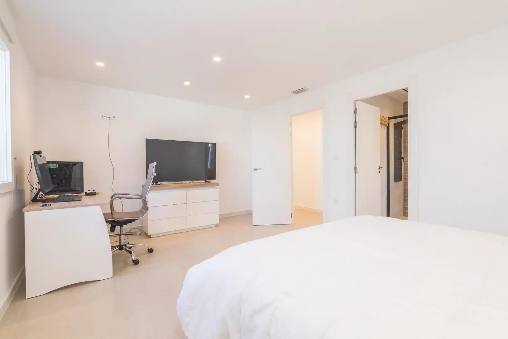 Bedroom of Houses for sale in Elche / Elx  with Air Conditioner, Private garden and Terrace