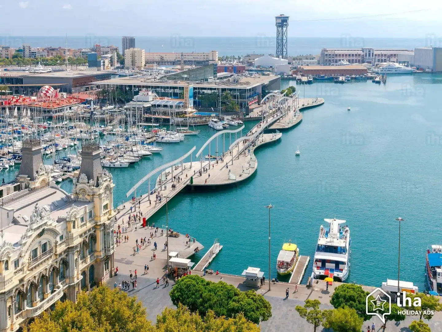 Vista exterior de Edifici en venda en Mataró