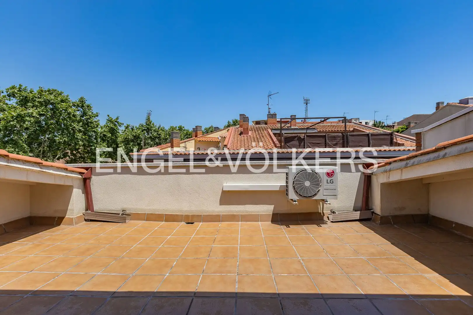 Terrace of Detached homes for sale in Rubí  with Air Conditioner, Heating and Parquet flooring