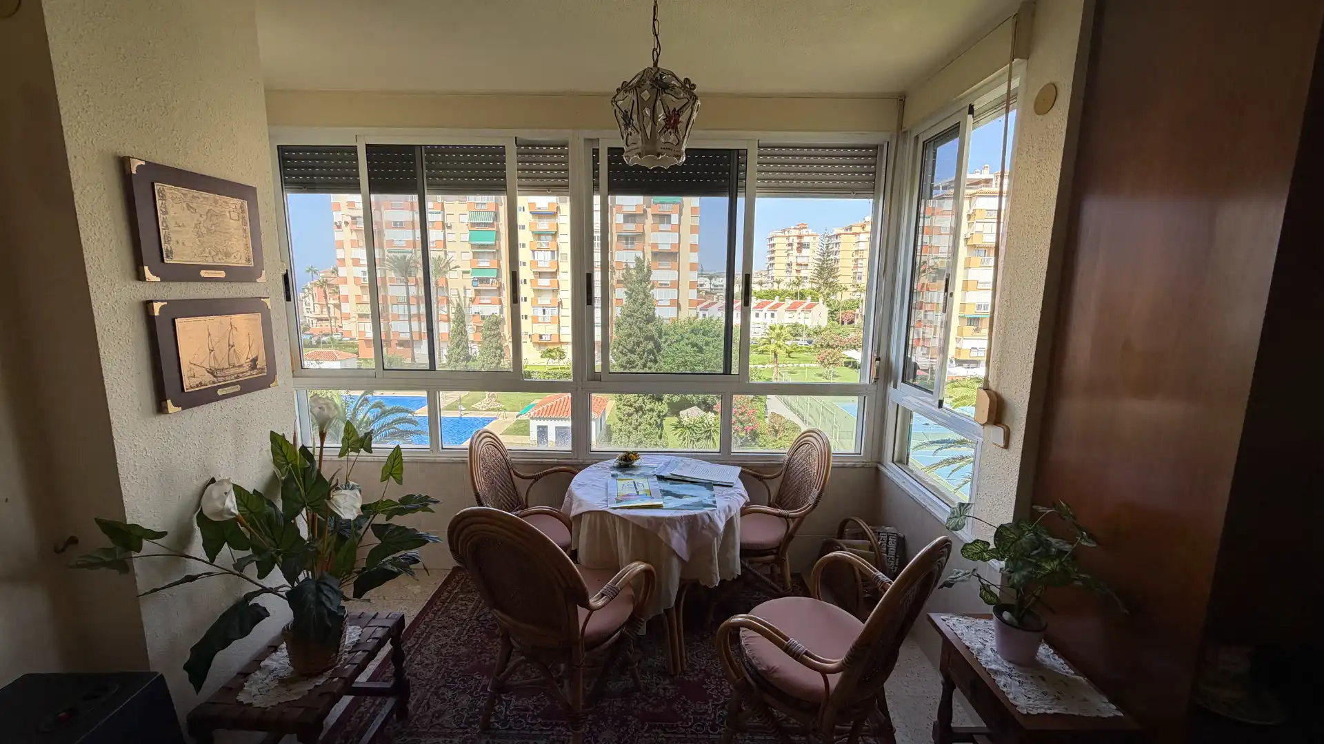 Schlafzimmer von Wohnungen zum Verkauf in Torrox mit Möbliert, Waschmaschine und Fernseher
