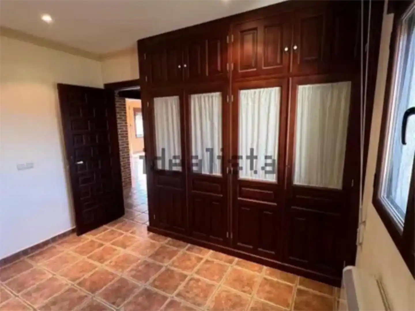 Casa o xalet en venda en Martín Muñoz de la Dehesa amb Aire condicionat, Jardí privat i Parquet