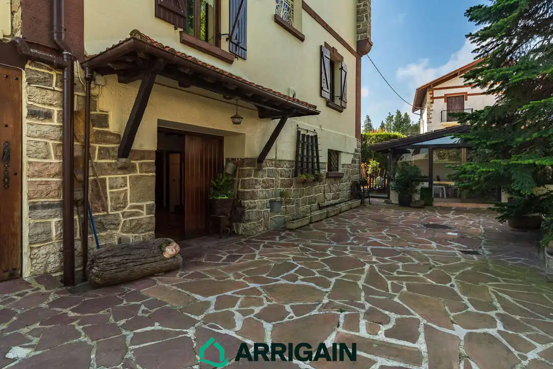 Vista exterior de Casa o chalet en venta en Irun  con Calefacción, Jardín privado y Terraza