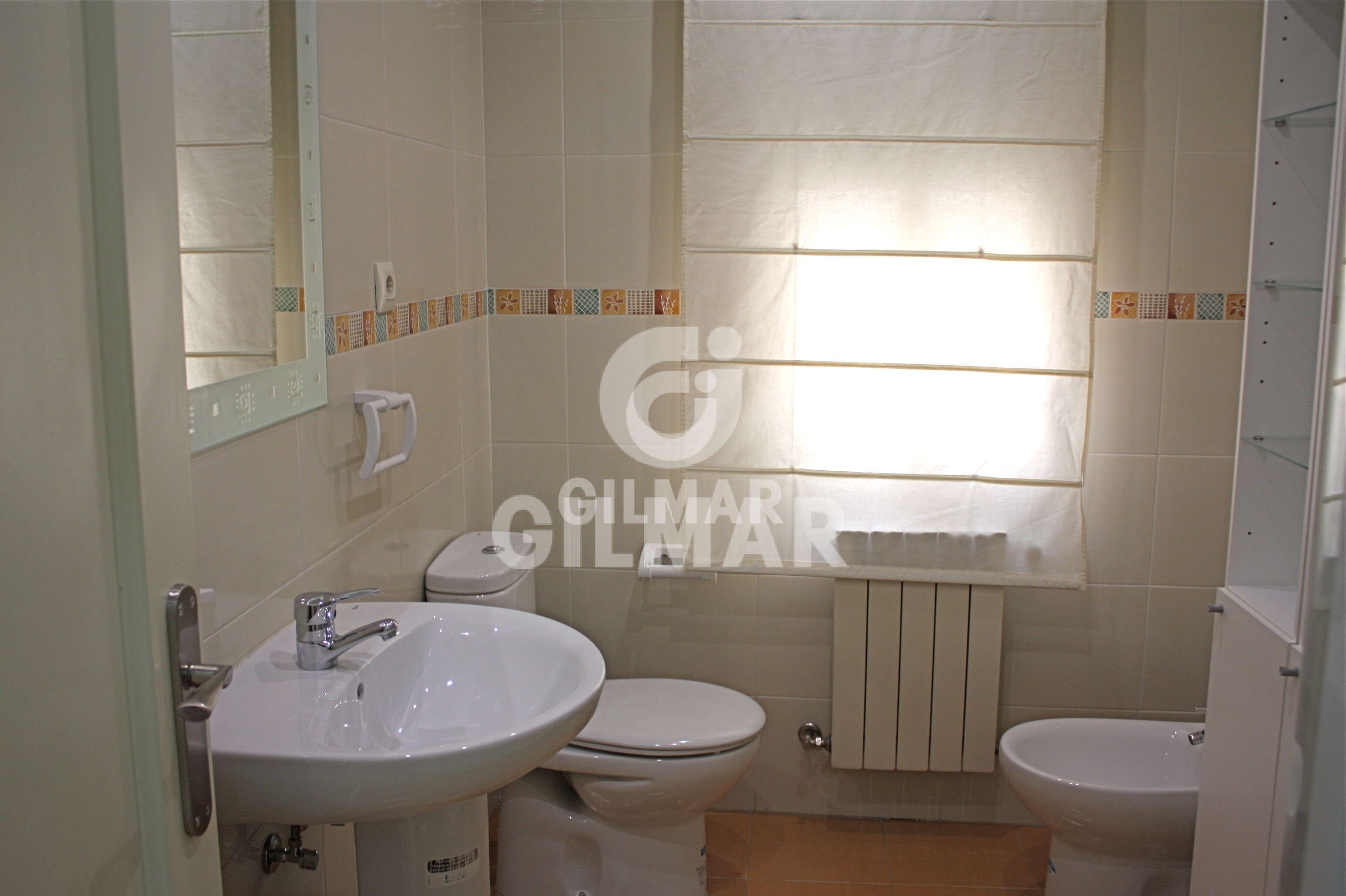 Bathroom of Flat for sale in  Madrid Capital  with Heating