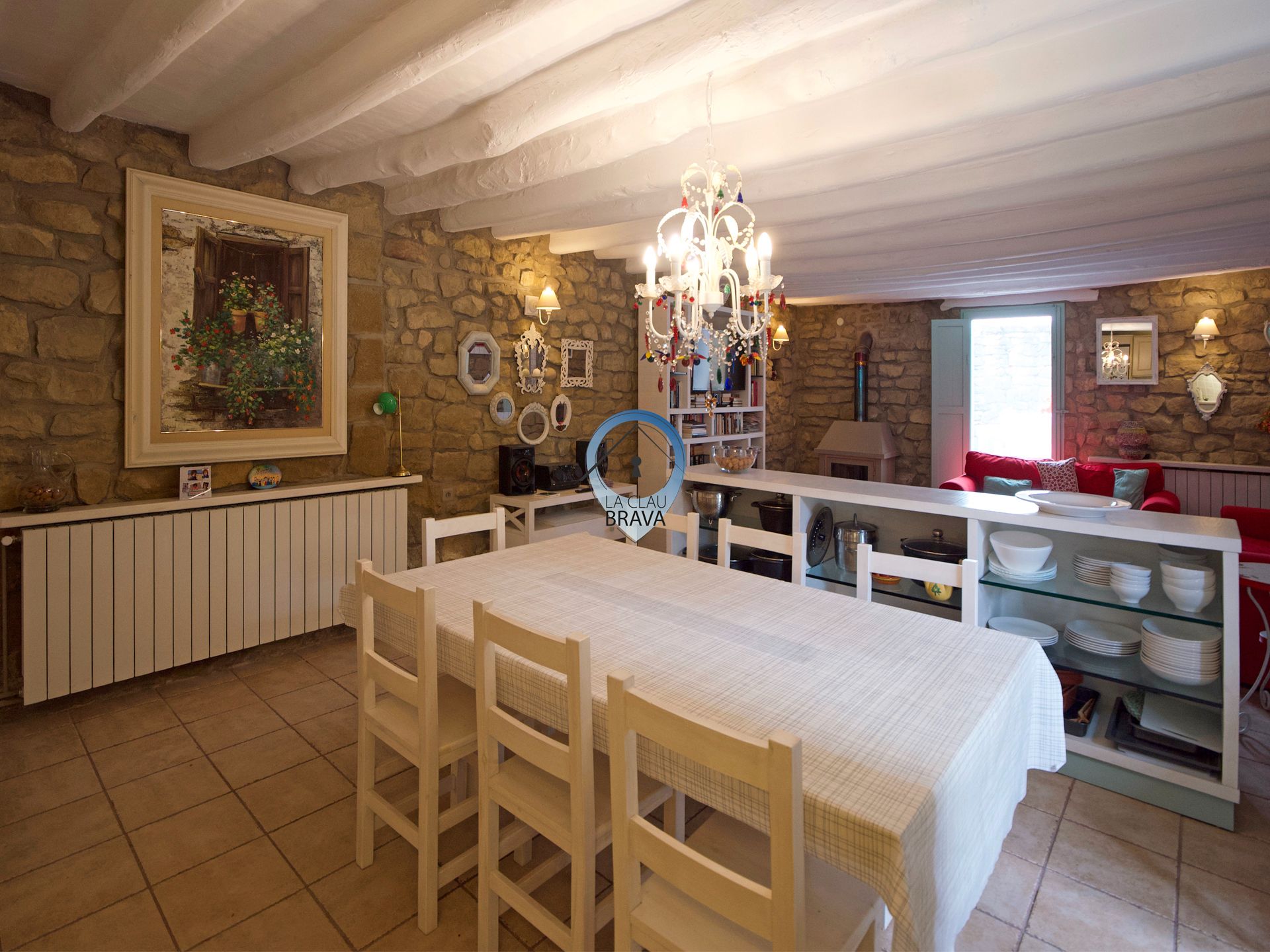 Menjador de Casa o xalet en venda en Ardisa amb Aire condicionat, Jardí privat i Moblat