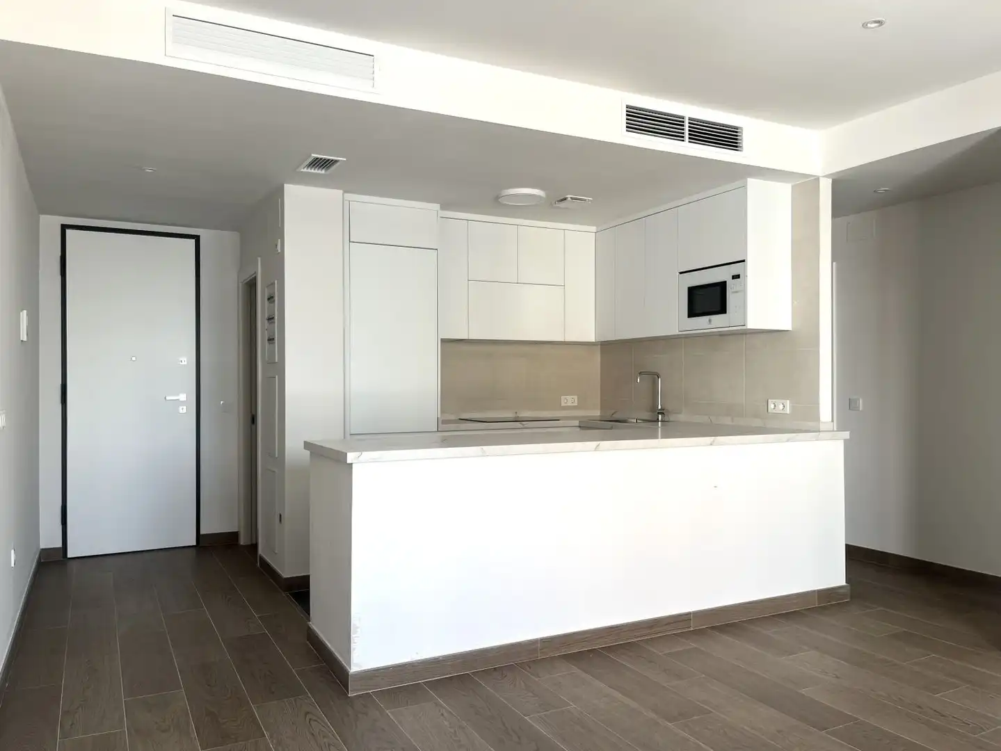 Kitchen of Flat for rent in Sevilla  with Air Conditioner, Heating and Storage room