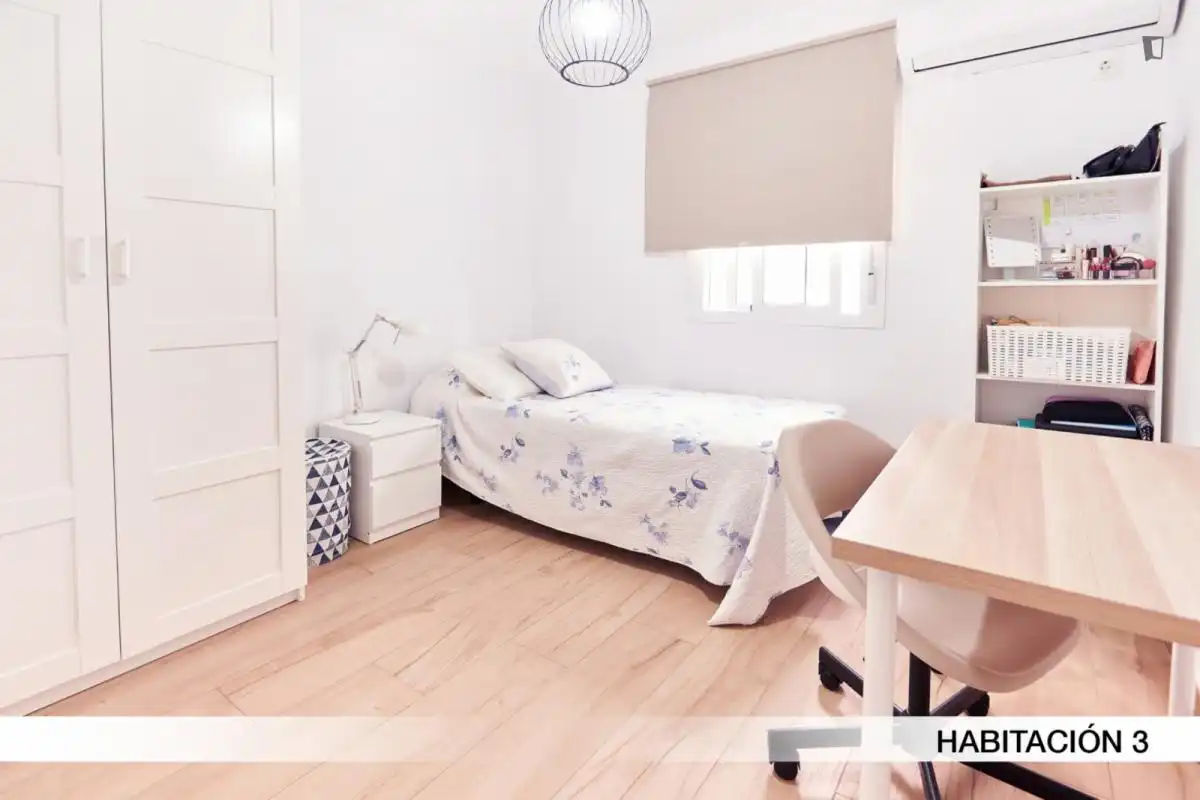 Habitación en El Plantinar – Avda. La Paz - El Juncal