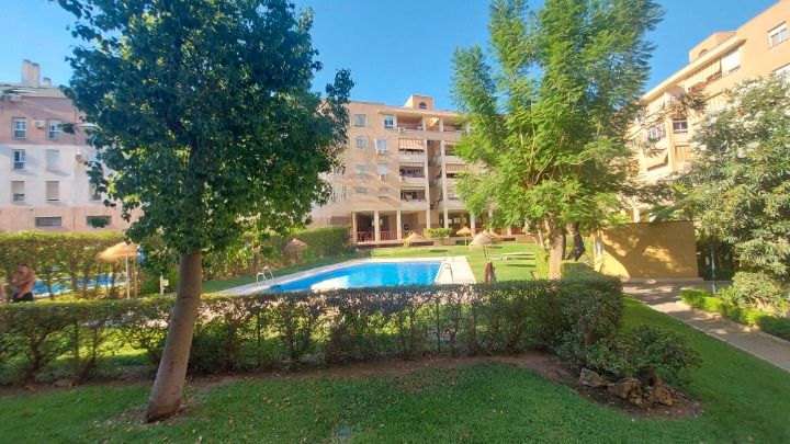Flat for sale in Calle de Demóstenes, 9, El Cónsul - Ciudad Universitaria - El Romeral