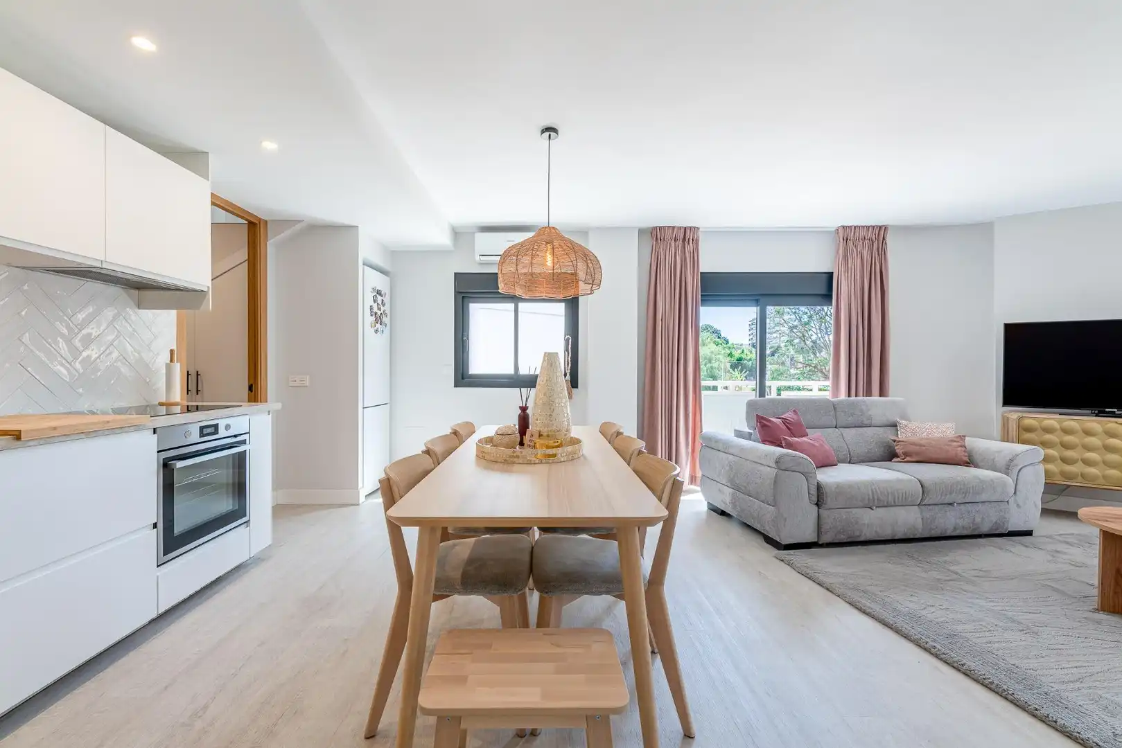Comedor de Apartamento en venta en Torremolinos con Aire acondicionado, Calefacción y Terraza