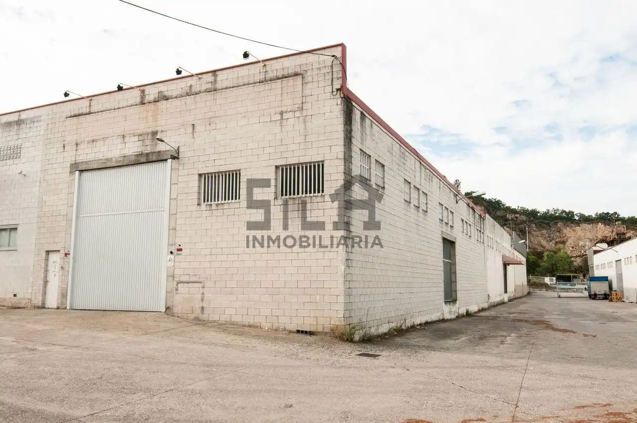 Außenansicht von Fabrikhallen zur Miete in Ourense Capital 