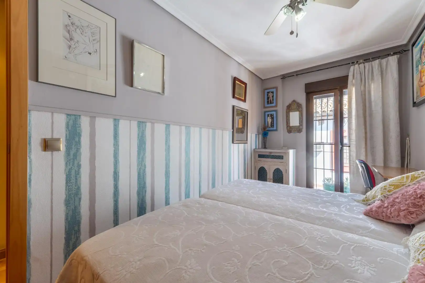 Bedroom of Detached homes for sale in Córdoba  with Air Conditioner, Heating and Storage room