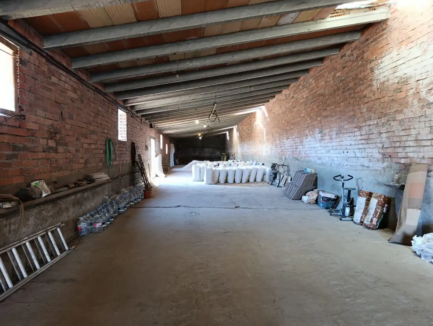 Industrial buildings for sale in Viloria