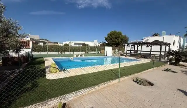 Piscina de Casa o chalet en venta en Almería con Aire acondicionado, Jardín privado y Terraza