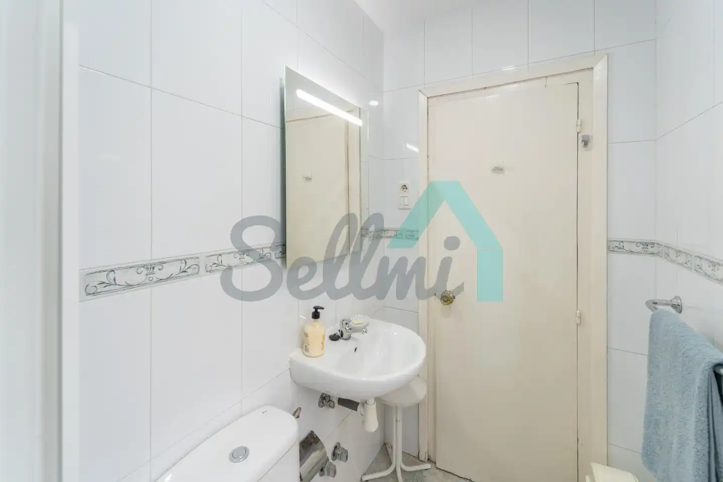 Badezimmer von Wohnung zur untervermieten in Oviedo  mit Heizung, Parkett und Möbliert