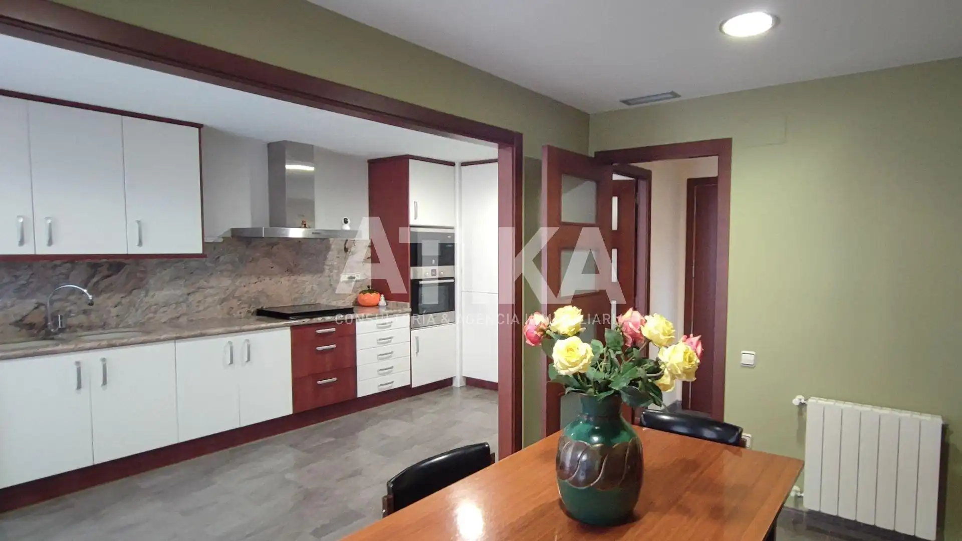 Cocina de Piso en venta en Ontinyent con Trastero, Amueblado y Balcón