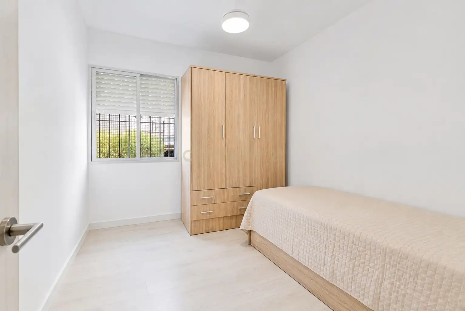 Bedroom of Apartments for sale in Marbella  with Storage room, Oven and Washing machine