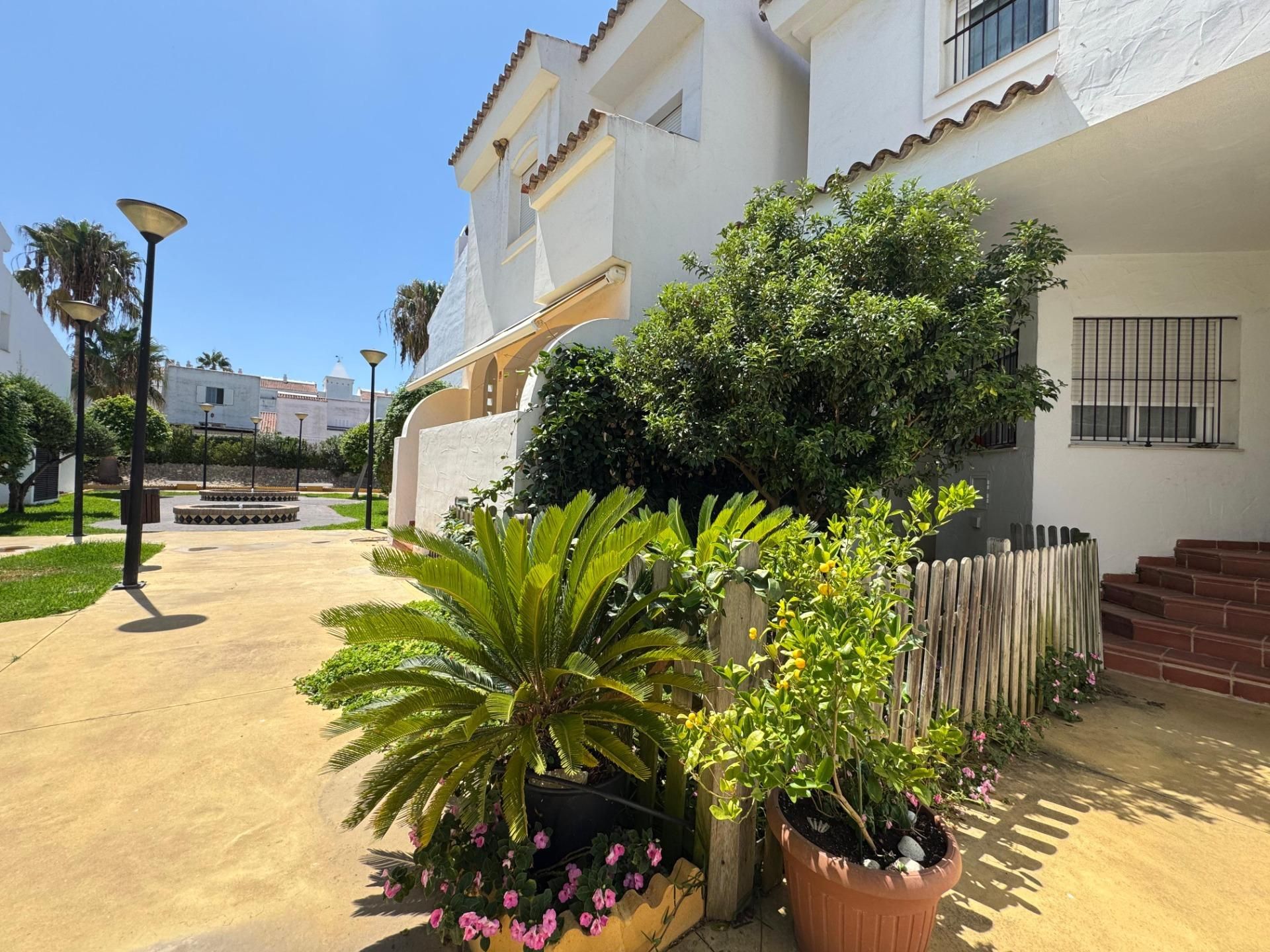 Exterior view of Single-family semi-detached for sale in Rota  with Air Conditioner, Private garden and Terrace
