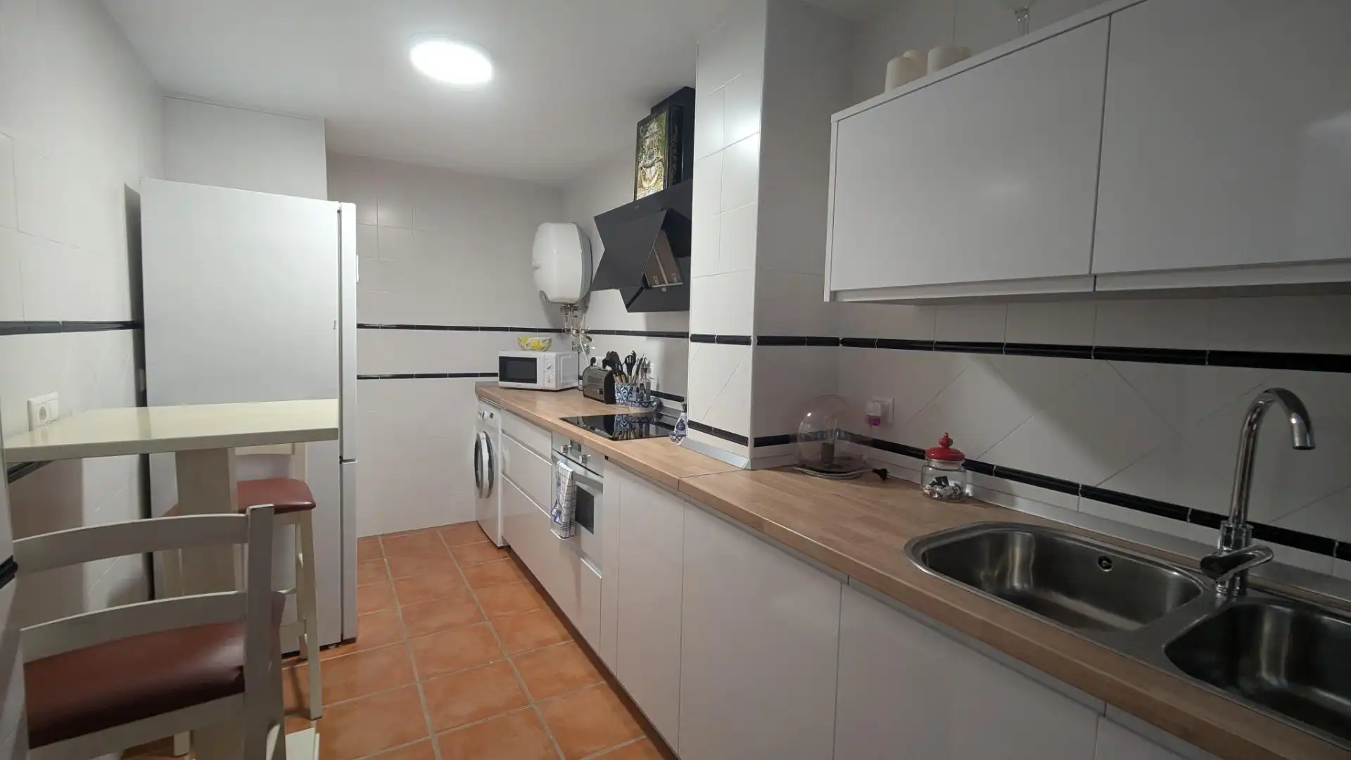 Cuina de Pis en venda en La Zubia amb Aire condicionat, Calefacció i Terrassa