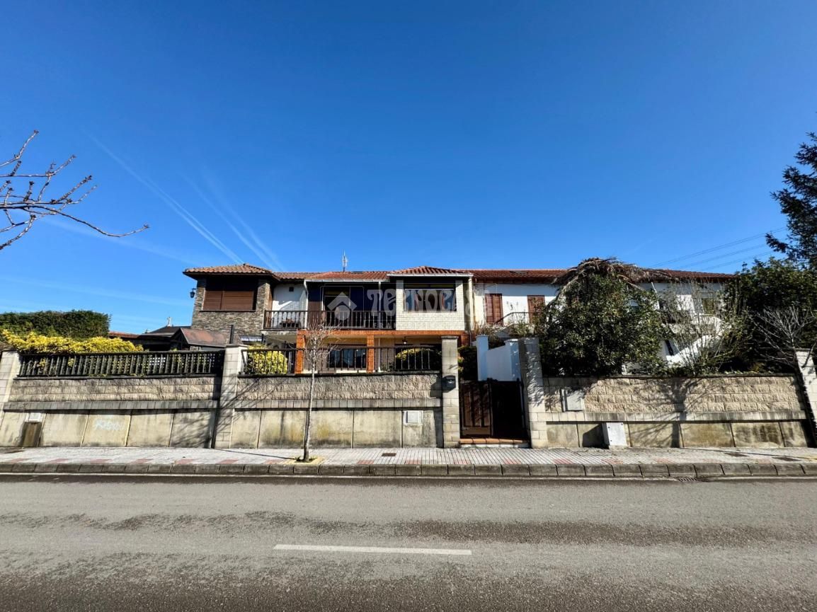 Exterior view of Single-family semi-detached for sale in El Astillero    with Heating and Parquet flooring