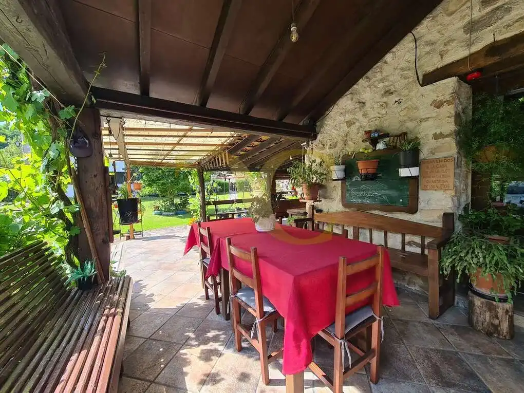 Terrassa de Casa o xalet en venda en Peñamellera Alta amb Calefacció, Jardí privat i Terrassa