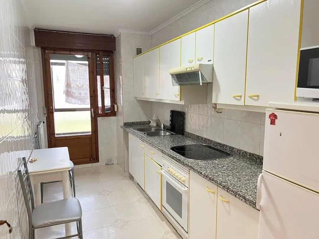 Cuina de Pis en venda en Siero amb Calefacció, Terrassa i Traster