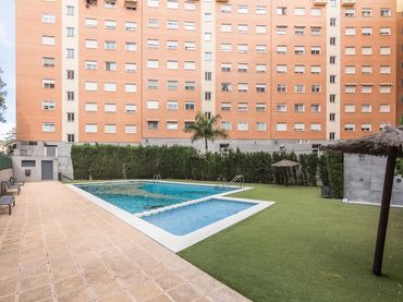Pis amb piscina en venda a San Blas