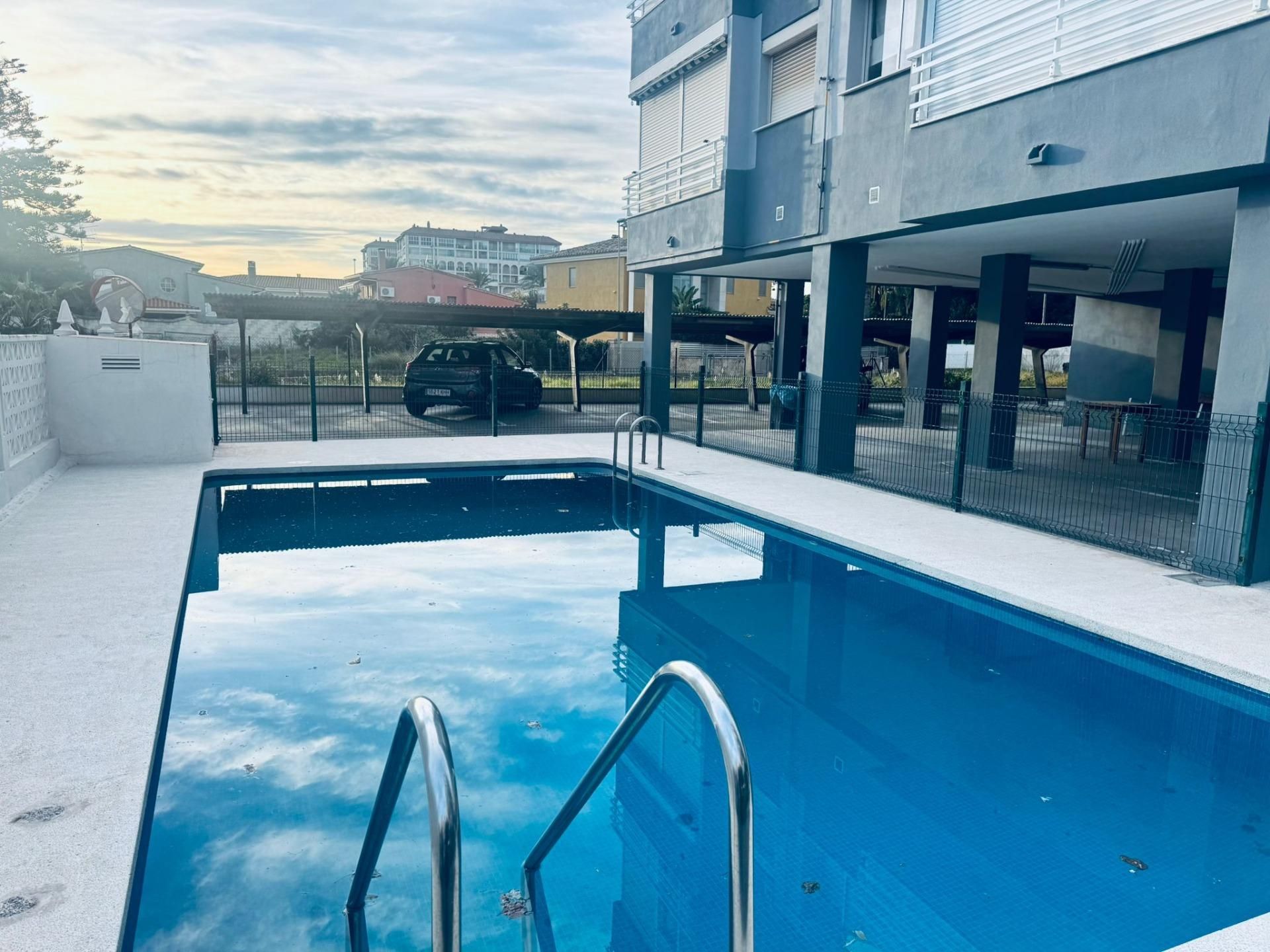 Swimming pool of Apartment to rent in Benicasim / Benicàssim  with Air Conditioner, Private garden and Community pool