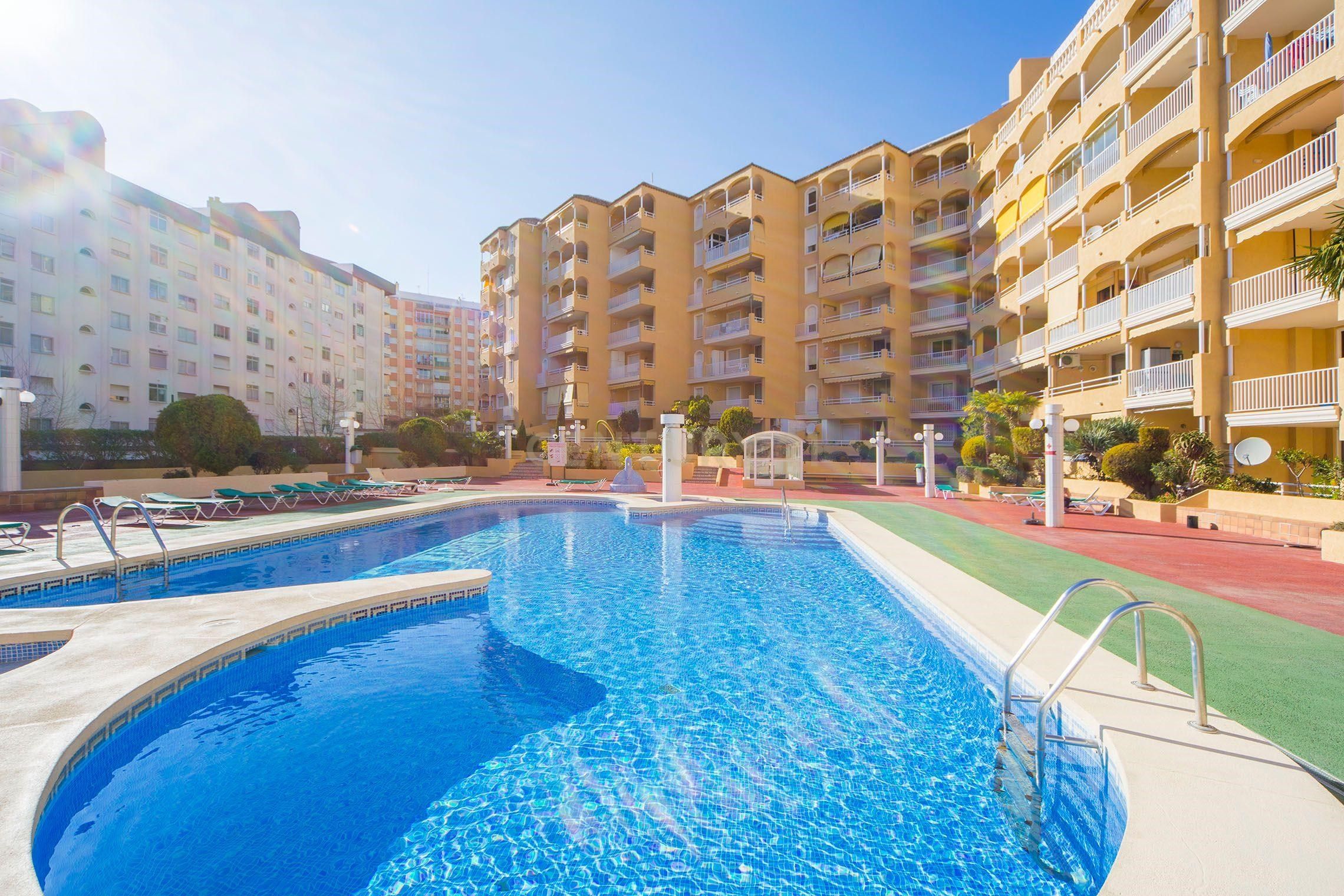 Swimming pool of Flat to rent in Calpe / Calp  with Air Conditioner, Heating and Terrace