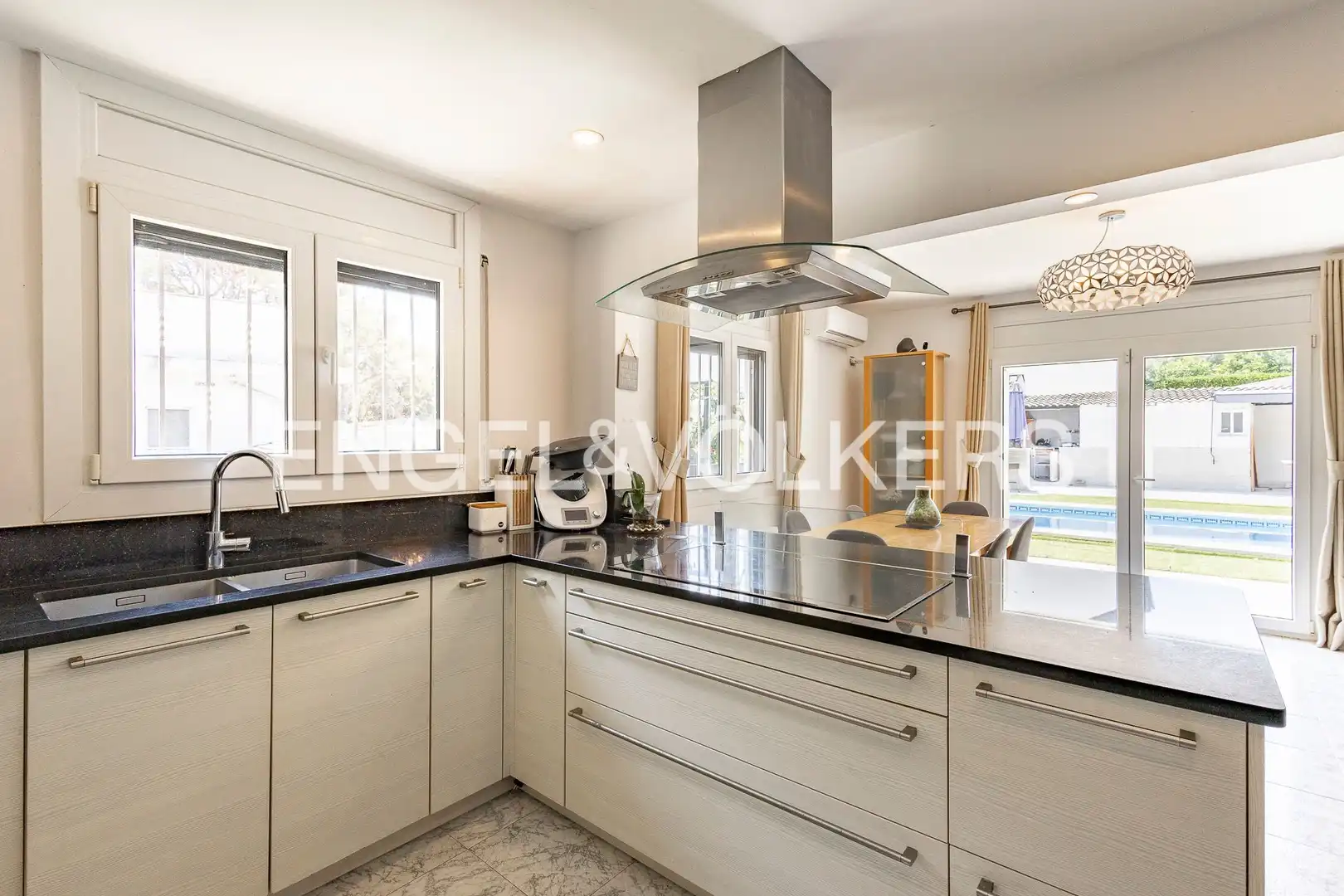 Kitchen of Houses for sale in Castelldefels  with Air Conditioner, Heating and Swimming Pool