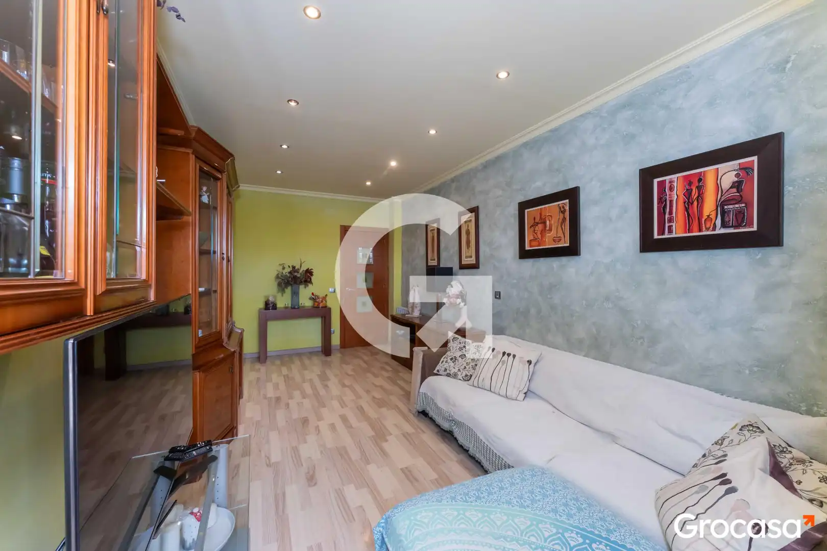 Sala de estar de Piso en venta en Cornellà de Llobregat con Aire acondicionado, Calefacción y Terraza