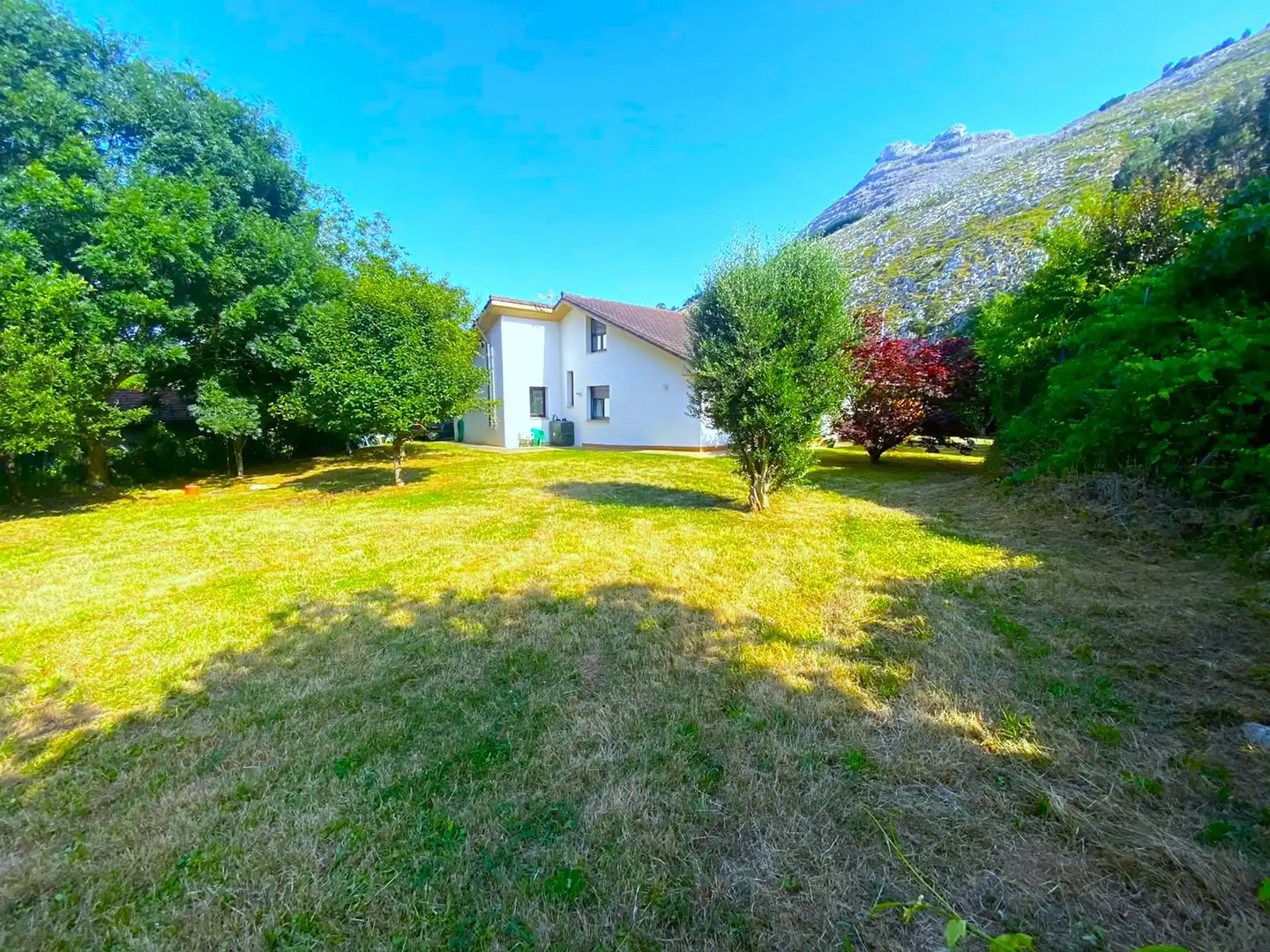 Garden of Houses for sale in Castro-Urdiales  with Heating, Private garden and Parquet flooring