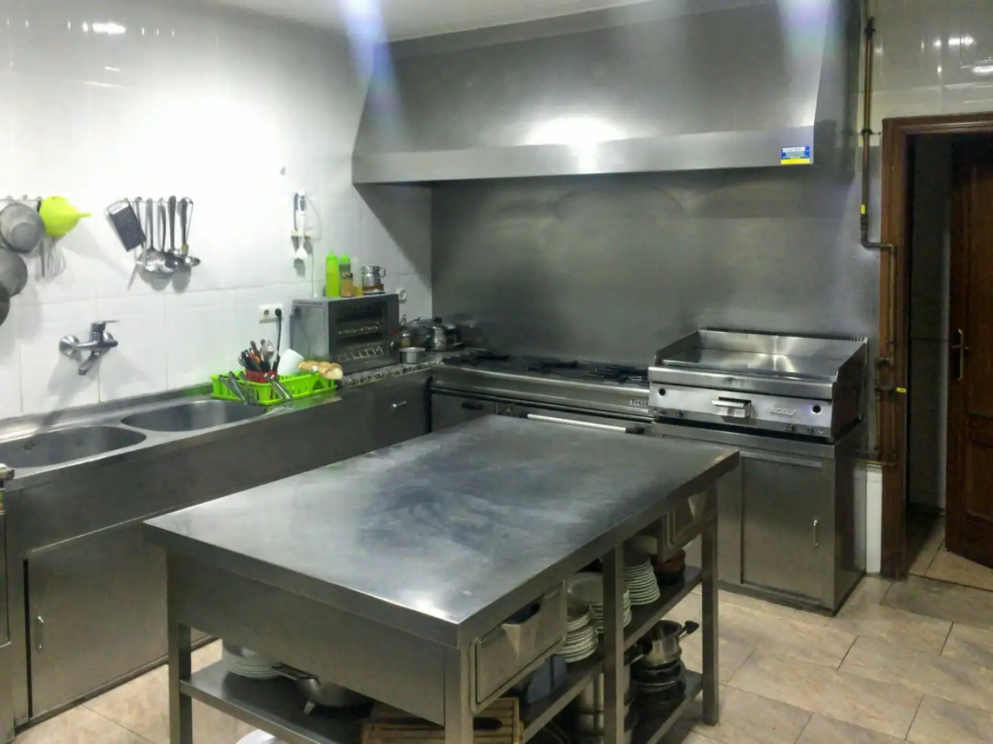 Cuina de Local en venda en Sagunto / Sagunt amb Aire condicionat i Moblat