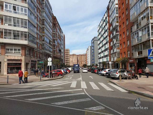 Local comercial en Venta en El Carbayedo - El Quirinal