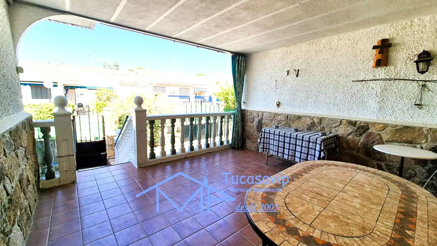 Terrassa de Casa adosada en venda en Pelayos de la Presa amb Calefacció, Jardí privat i Terrassa