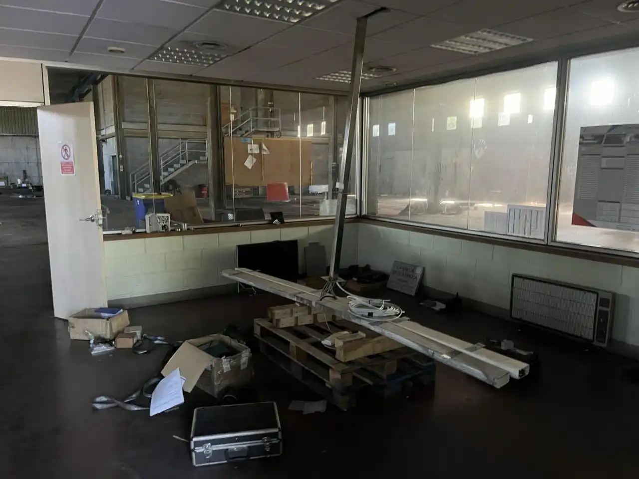 Nave industrial en venta en Manlleu con Alarma