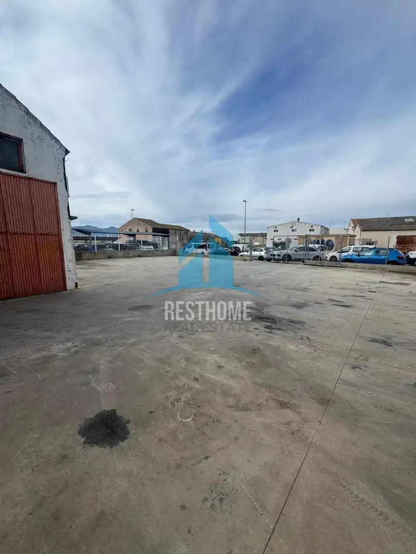 Vista exterior de Nave industrial en venta en Cullera