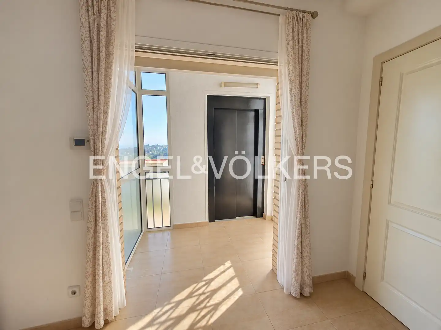 Casa amb terrassa en venda a Corbera de Llobregat, imagen 8