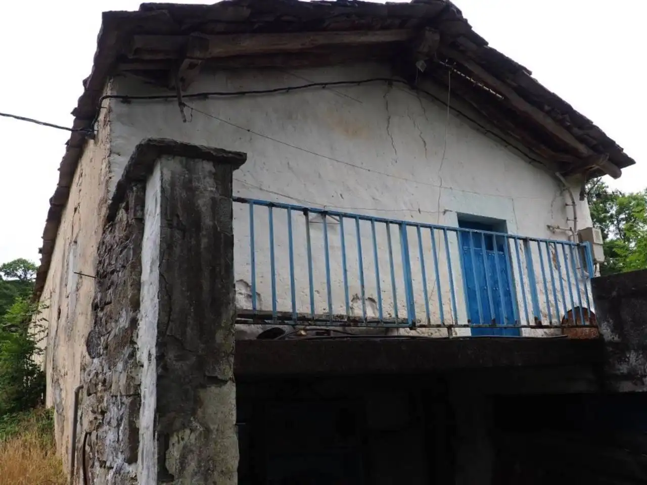 House with terrace for sale in Lugar Salcedillo 4