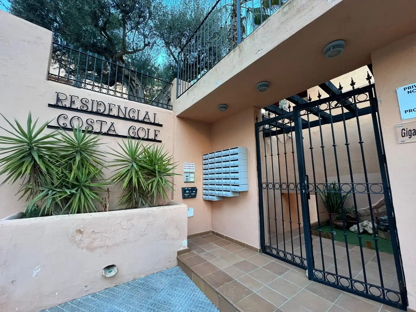 Casa o xalet en venda a Calle Calle Gigantes y Cabezudos, Villamartín - Las Filipinas