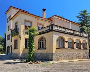 Vista exterior de Casa o xalet en venda en Matadepera amb Aire condicionat, Calefacció i Jardí privat