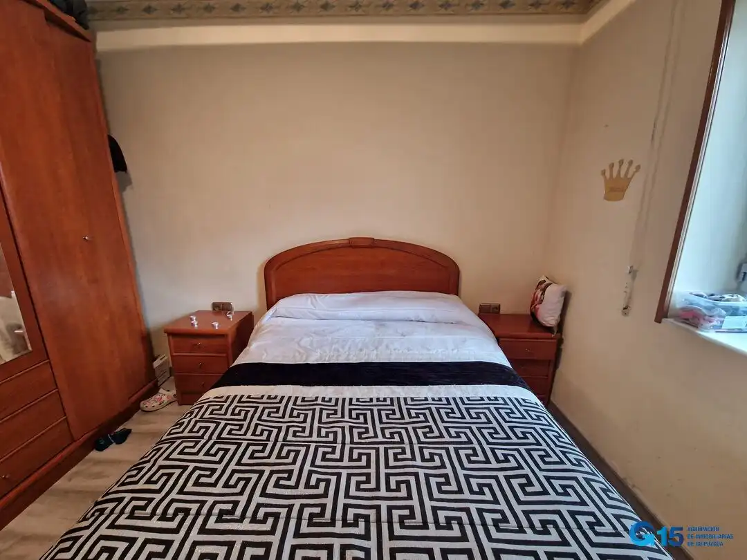 Schlafzimmer von Wohnung zum Verkauf in Errenteria