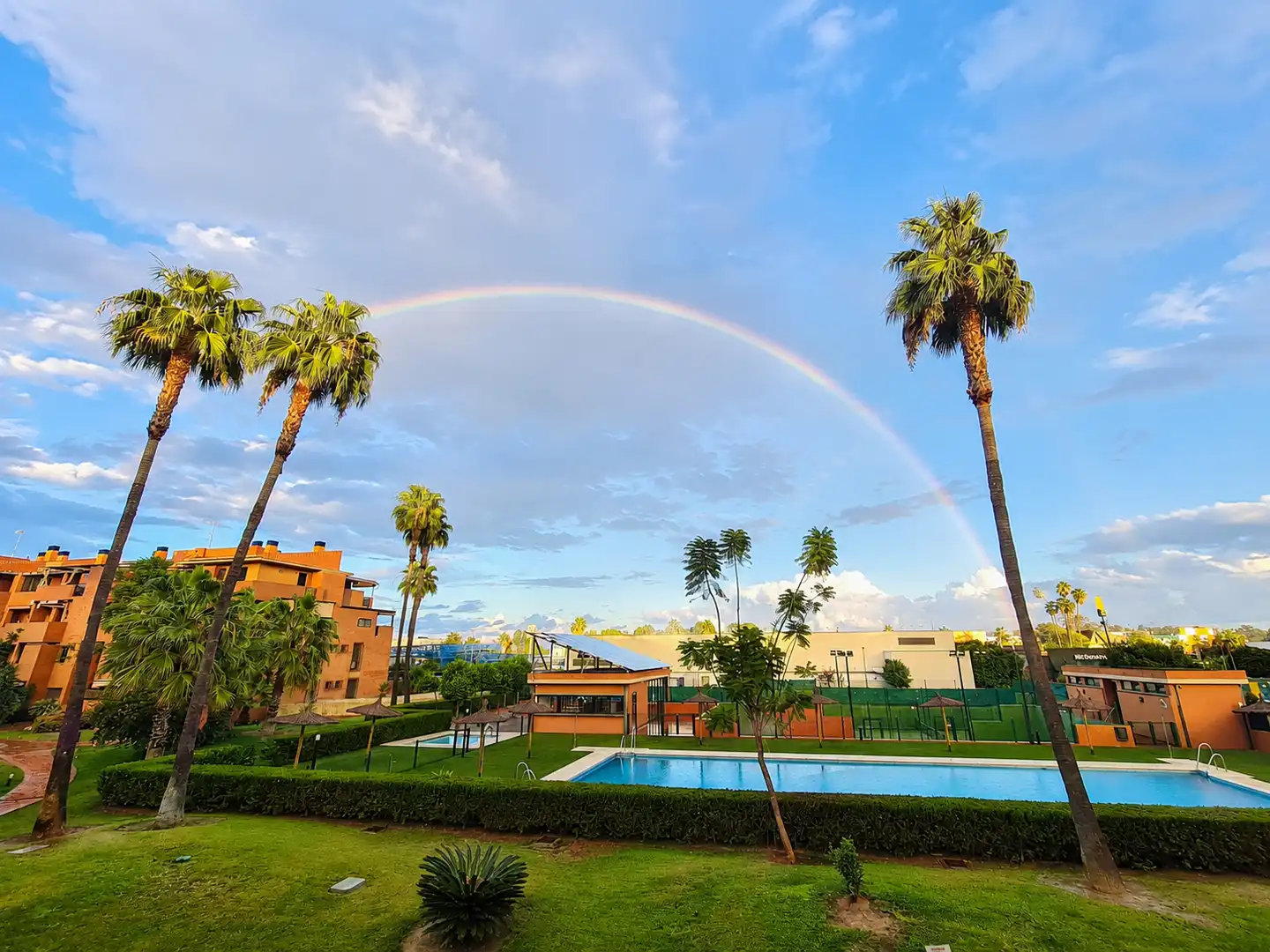 Piscina de Ático en venta en San Juan de Aznalfarache con Aire acondicionado, Calefacción y Terraza